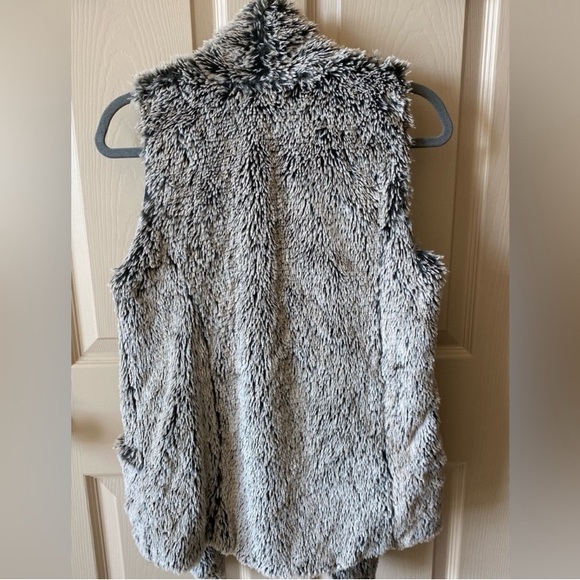 Democracy Faux Fur Vest | Luxurious - Very Soft | Size Small - Picture 2 of 6